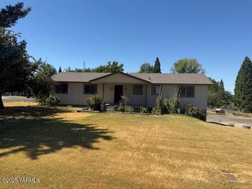 1502 S Euclid Rd, Grandview, WA, 98930-9302 | Card Image