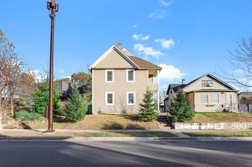 747 Buchanan St Ne, Minneapolis, MN, 55413-2521 | Card Image