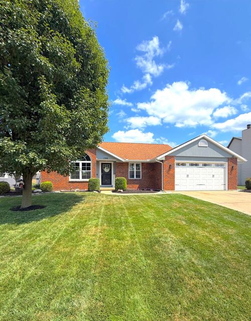 1306 Oakview Dr, Saint Marys, OH, 45885-1348 | Card Image