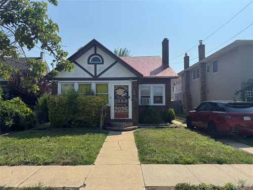 3369 Bay Front Dr, Baldwin, NY, 11510-5103 | Card Image
