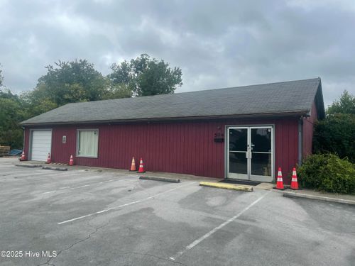 504 Guion St, New Bern, NC, 28560-3259 | Card Image