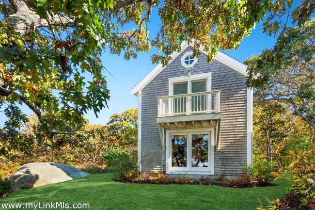 94 Menemsha Inn Rd, House other with 6 bedrooms, 5 bathrooms and null parking in Chilmark MA | Image 31