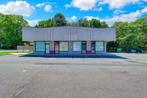 f-20 Middle Country Rd, Coram, NY, 11727-4426 | Card Image