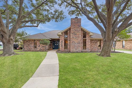 2218 Valley Ml, Carrollton, TX, 75006-1910 | Card Image