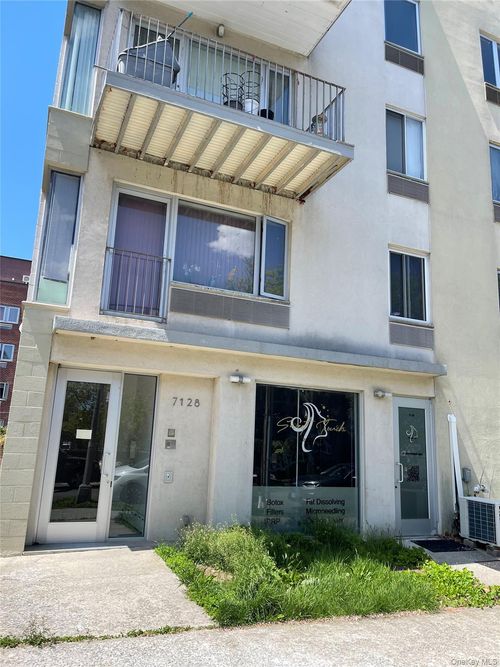 3b-71-28 163rd St, Fresh Meadows, NY, 11365-4387 | Card Image