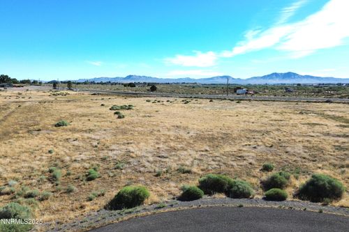 331 Angelina Cir, Wellington, NV, 89444-9522 | Card Image