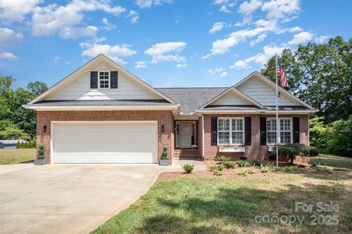 520 Rhodes Ave, Kings Mountain, NC, 28086-2542 | Card Image
