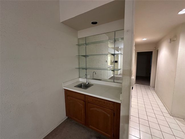 9708 - 9706 Springtree Ln, Home with 4 bedrooms, 4 bathrooms and 4 parking in Dallas TX | Image 5