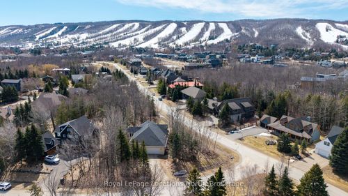 130 Cortina Crescent, Blue Mountains, ON, L9Y0S9 | Card Image