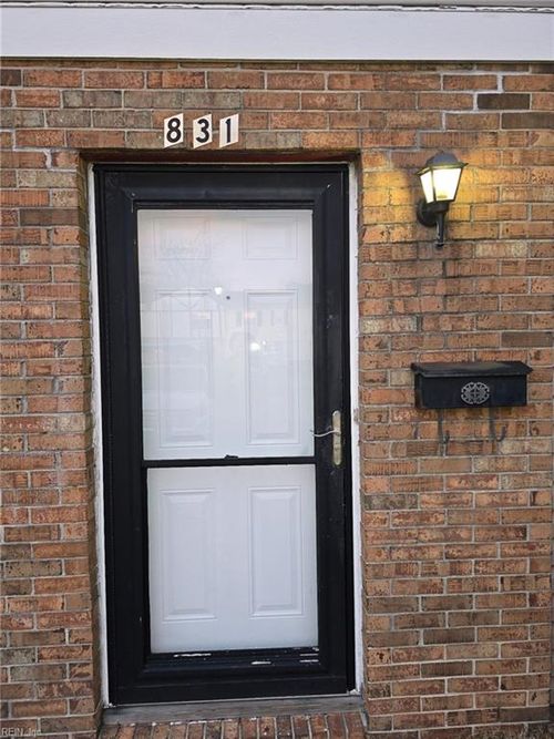 831 Devonshire Ct, Virginia Beach, VA, 23462-1011 | Card Image