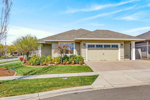 4007 Shamrock Dr, Medford, OR, 97504-9487 | Card Image