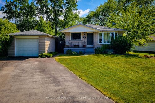 8060 Beaverdams Rd, Niagara Falls, ON, L2H1R8 | Card Image