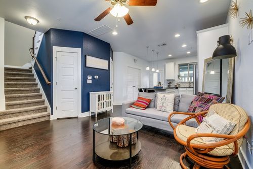 7611 Wolverine St, Austin, TX, 78757-1548 | Card Image