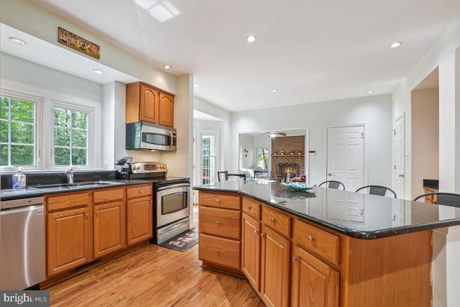 13117 Crestbrook Dr, House other with 4 bedrooms, 4 bathrooms and null parking in MANASSAS VA | Image 12