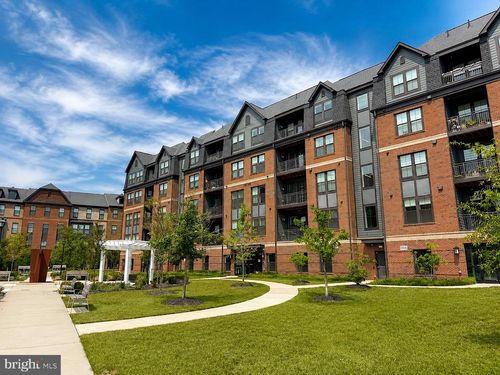 303-3927 Fair Ridge Dr, FAIRFAX, VA, 22033-2998 | Card Image