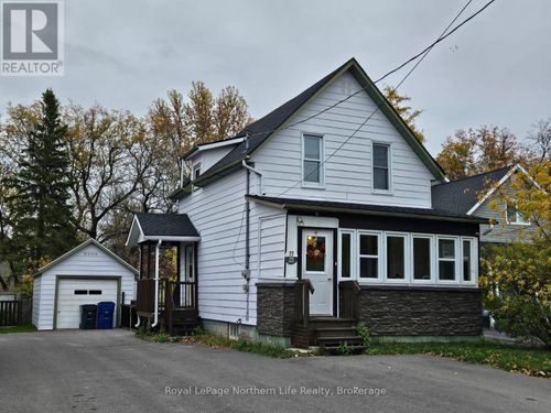 37 John St, New Liskeard, ON, P0J1P0 | Card Image