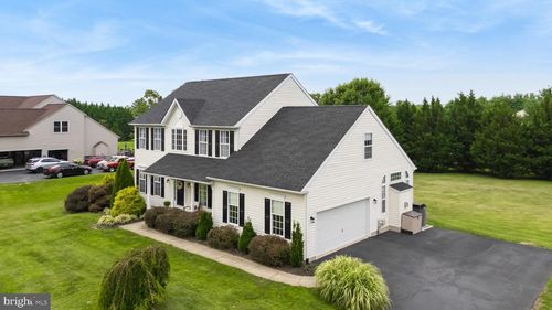 8 E Stonewall Dr, MIDDLETOWN, DE, 19709-3811 | Card Image