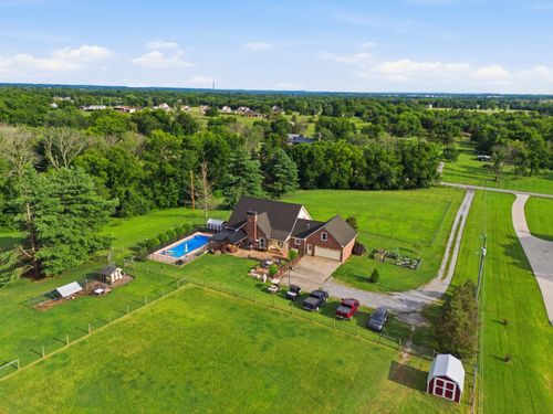 1038 Kansas Ln, Gallatin, TN, 37066-8221 | Card Image