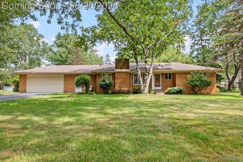 5860 Wright Dr, Troy, MI, 48098-2970 | Card Image