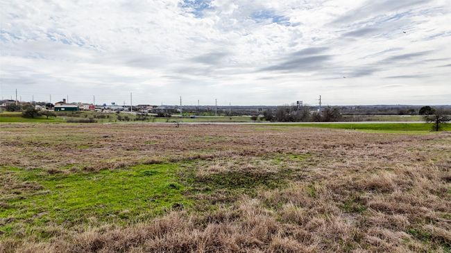 View of yard featuring a view of rural / pastoral area | Image 27