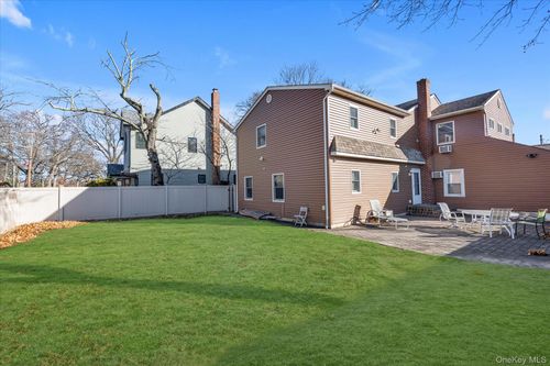 303 Oak St, South Hempstead, NY, 11550-7713 | Card Image