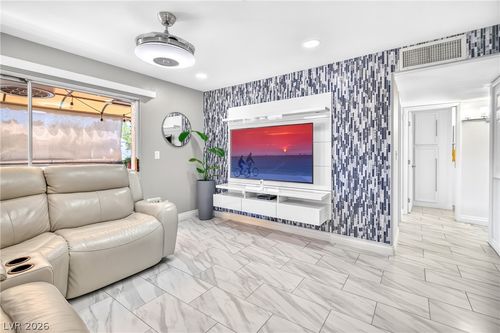 203-3078 Tarpon Dr, Las Vegas, NV, 89120-5192 | Card Image