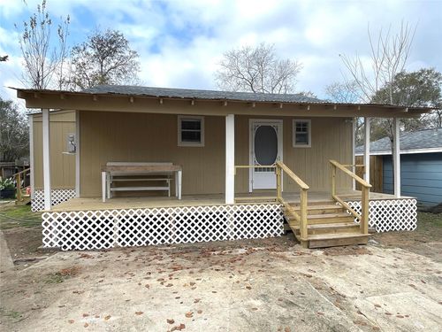 520 Avenue E, Conroe, TX, 77301-3626 | Card Image