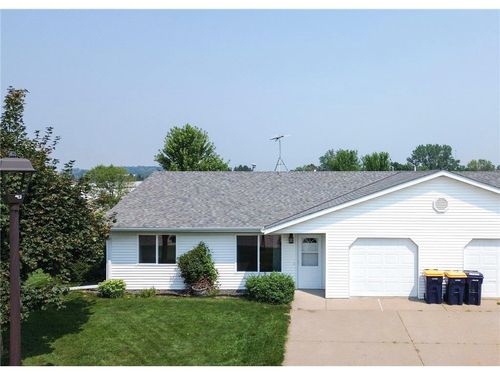 580 Burton Cir, Ellsworth, WI, 54011-5072 | Card Image