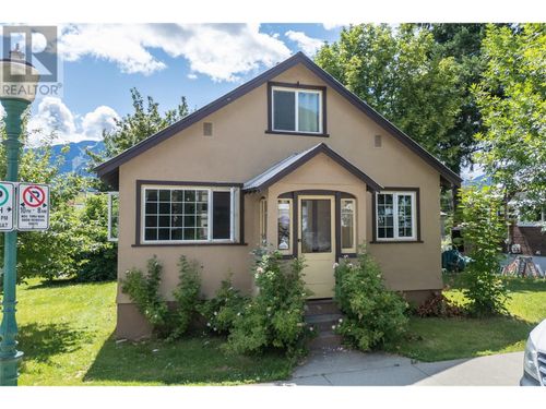 303 Second St W, Revelstoke, BC, V0E2S1 | Card Image