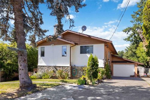4131 Barrington Rd, Saanich, BC, V8Z6B4 | Card Image