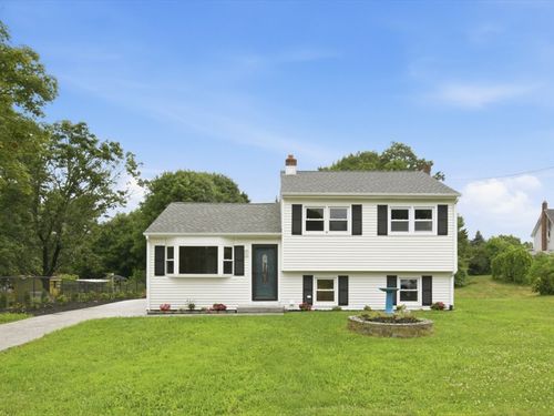9 Weathervane Way, Bradford, RI, 02808-1220 | Card Image