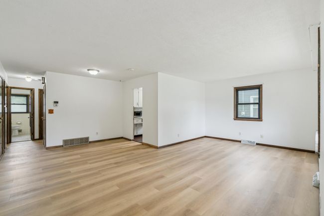13_interior.jpg | Image 13