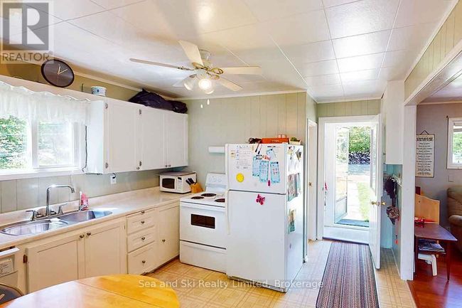 622469 Sideroad 7 Sideroad, House other with 2 bedrooms, 1 bathrooms and 6 parking in Chatsworth ON | Image 22