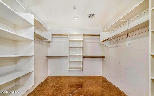 Primary Walk-In | Image 14