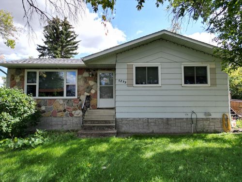 5233 50 Street, Daysland, AB, T0B1A0 | Card Image