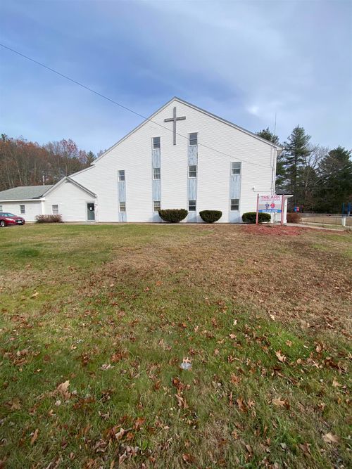 40 Mammoth Rd, Londonderry, NH, 03053-4028 | Card Image
