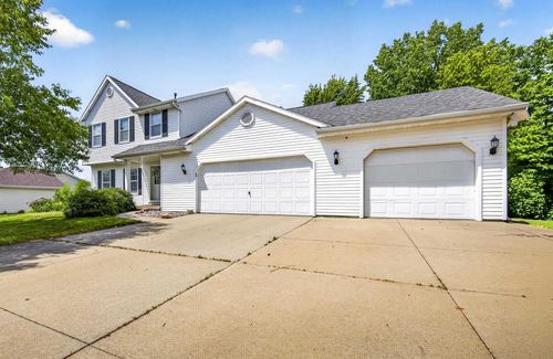 W6788 Windward Drive, GREENVILLE, WI, 54942 | Card Image