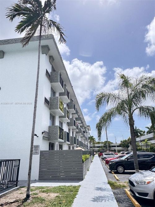 207-16450 Nw 2nd Ave, Miami, FL, 33169-6015 | Card Image