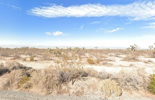 46 231st Street, Llano, CA, 93591 | Card Image