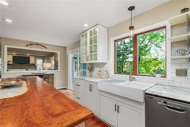 1157 Woodhill Dr, House other with 4 bedrooms, 3 bathrooms and 2 parking in Gibsonia PA | Image 15