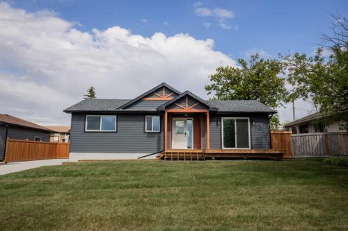 8805 102 St, Grande Prairie, AB, T8V2S6 | Card Image