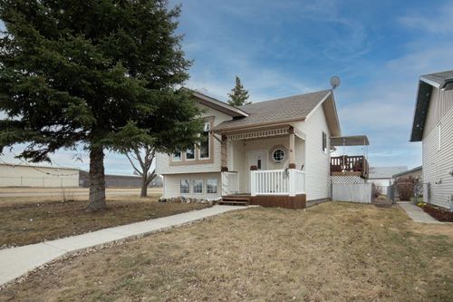 5203 42 Street, Innisfail, AB, T4G1K3 | Card Image