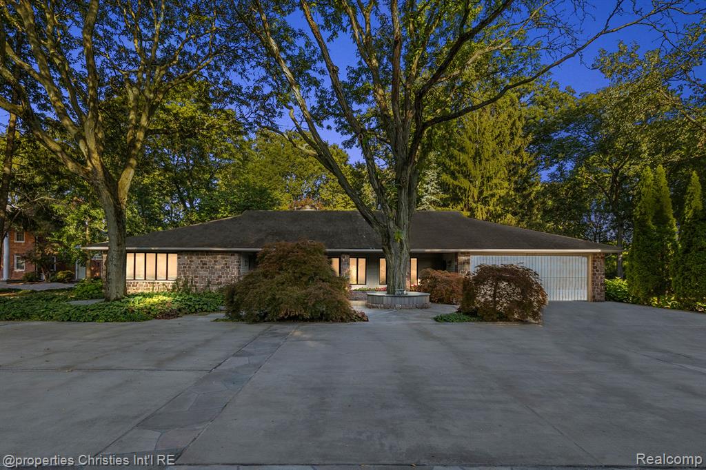 Allen Rd, Allen Park, MI 48101