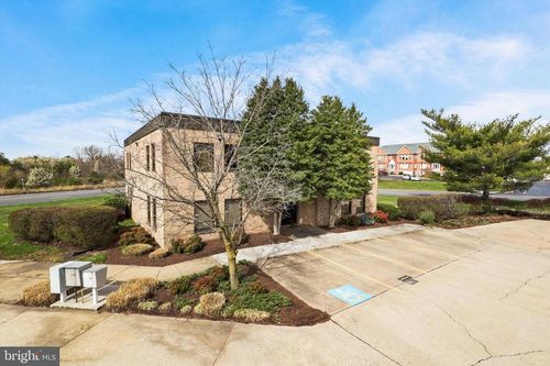 m-111 Carpenter Dr, STERLING, VA, 20164-4463 | Card Image