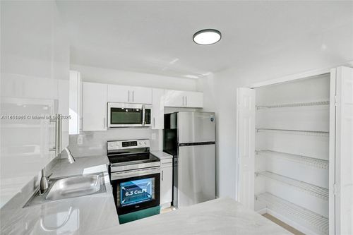 unit-104-3398 Ne 9th Dr, Homestead, FL, 33033-5898 | Card Image