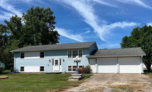 501 N 4th Ave, New Windsor, IL, 61465-5075 | Card Image