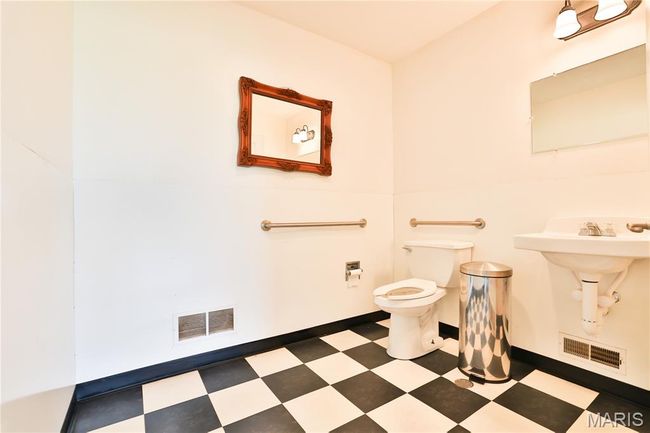 Public Restroom in Showroom | Image 14