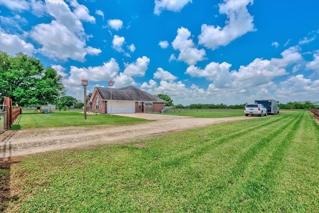 13474 Shellhammer Rd, House other with 3 bedrooms, 2 bathrooms and null parking in Winnie TX | Image 4