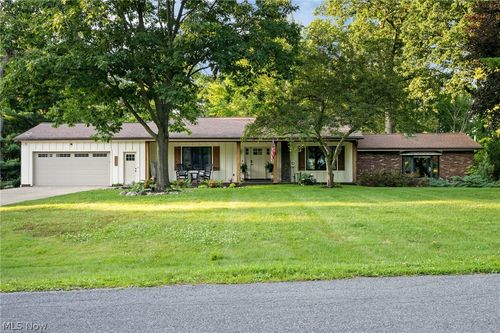 2391 Lyndon Dr, Uniontown, OH, 44685-8329 | Card Image