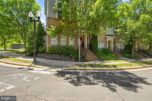 14498 Village High St, GAINESVILLE, VA, 20155-4015 | Card Image